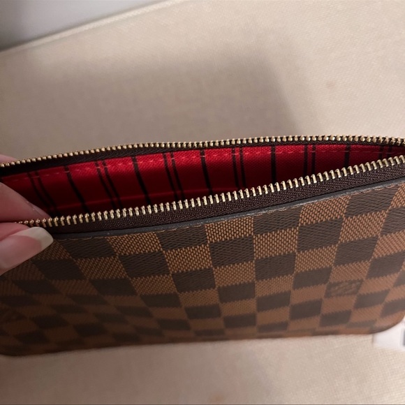 Louis Vuitton Damier Neverfull Pouch/Clutch- BRAND NEW - Picture 4 of 12